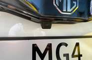 MG 4 LUX BRO