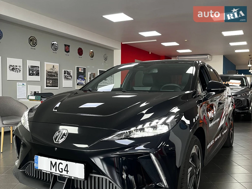 MG 4 LUX +