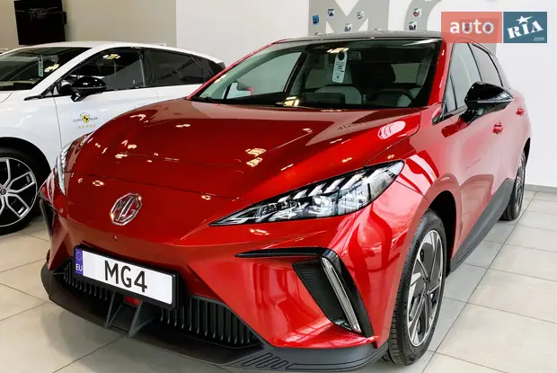 MG 4 LUX +