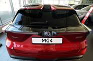 MG 4 LUX +