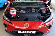 MG 4 LUX +