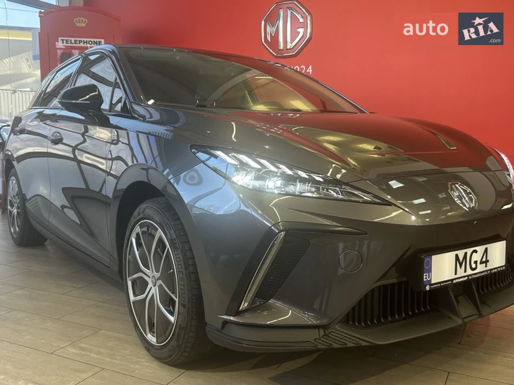 MG 4 LUX +