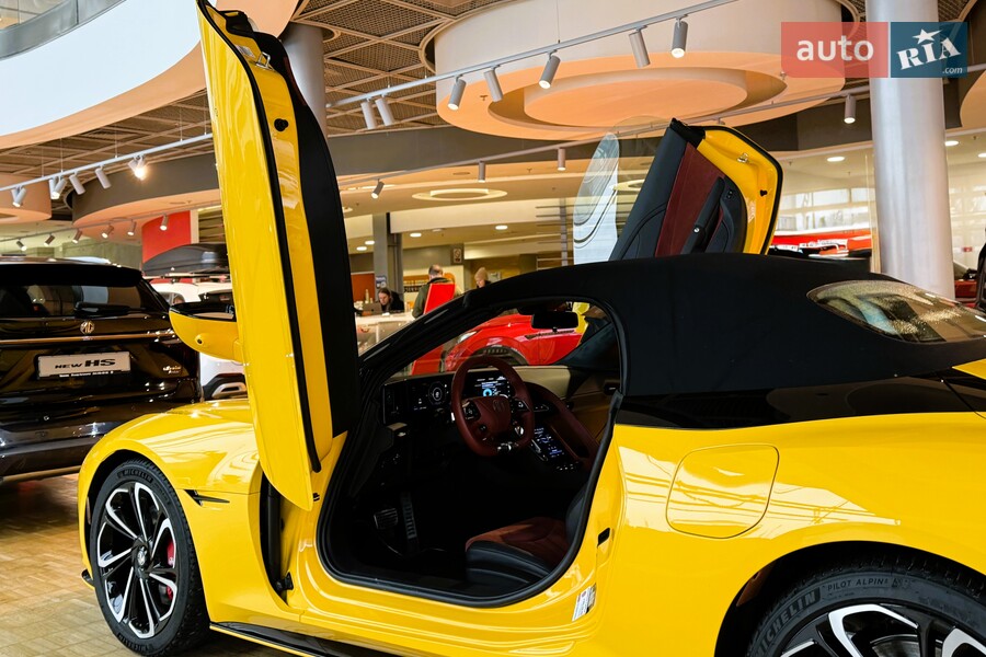 MG Cyberster - фото 12