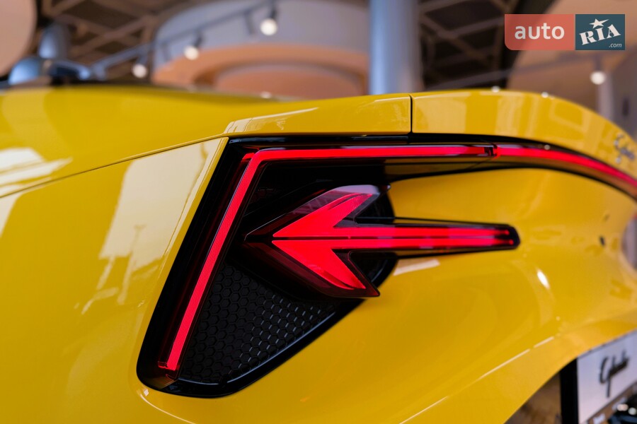 MG Cyberster - фото 14