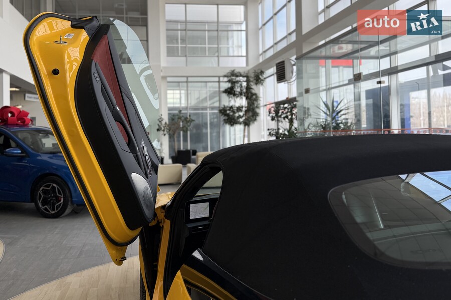 MG Cyberster - фото 14