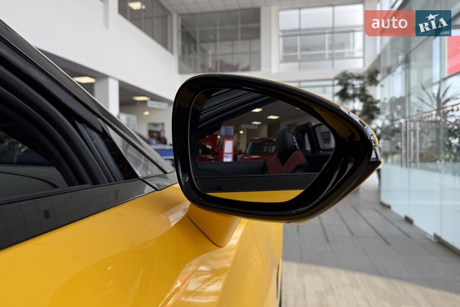 MG Cyberster - фото 13