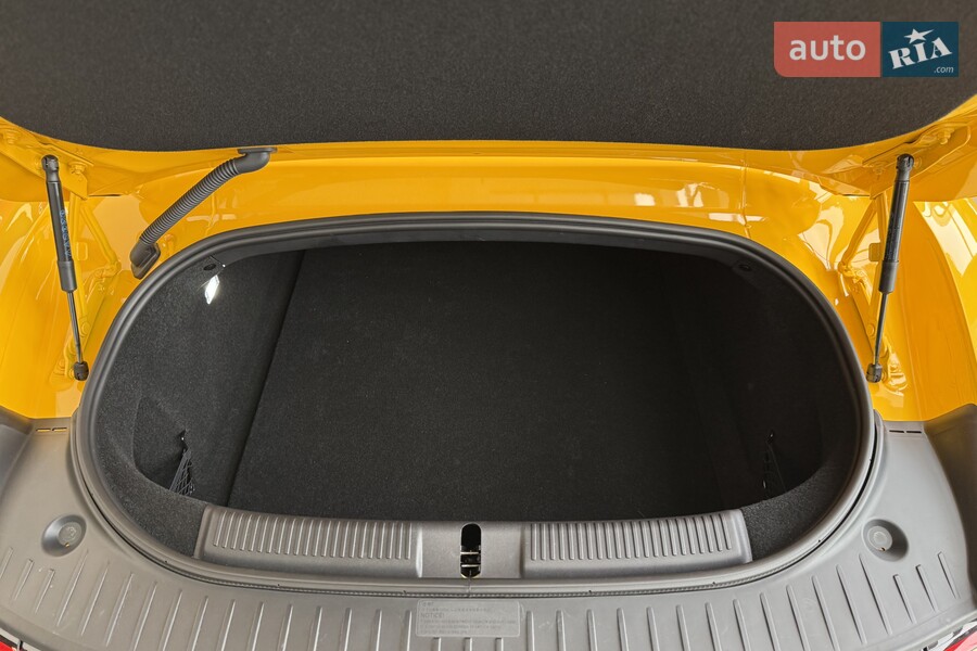 MG Cyberster - фото 16