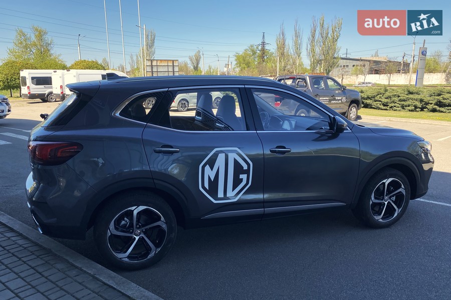 MG HS - фото 4