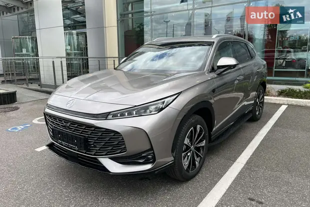 MG HS LUX