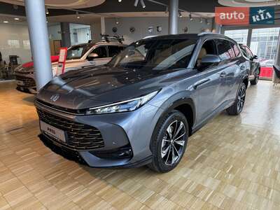 MG HS 2025 LUX
