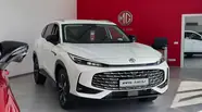 MG HS LUX