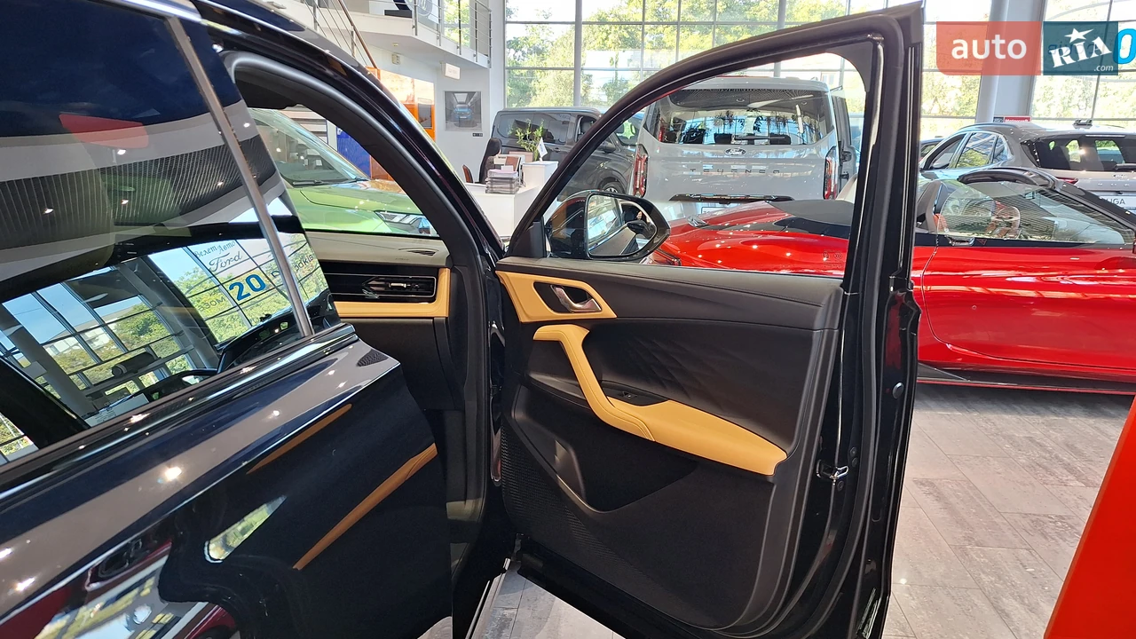 MG HS 2025