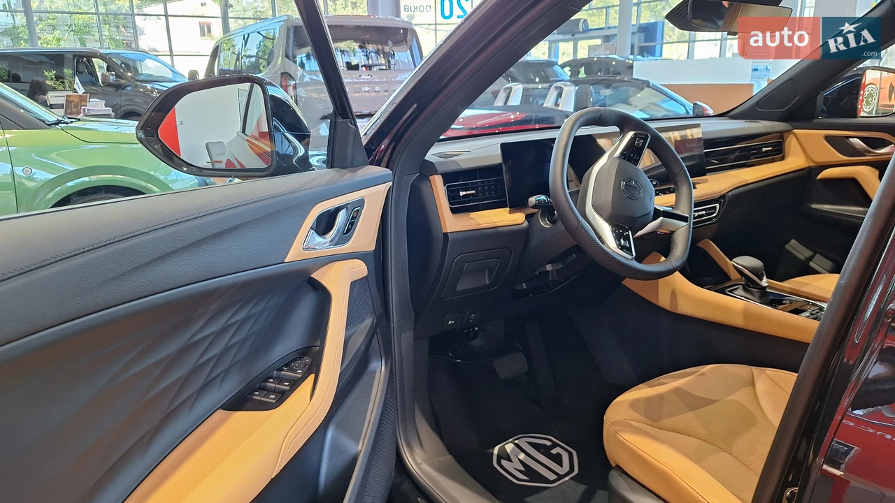 MG HS 2025