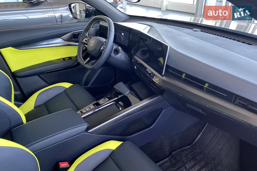 MG One - фото 24