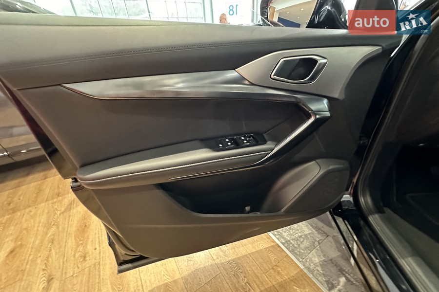 MG One - фото 19