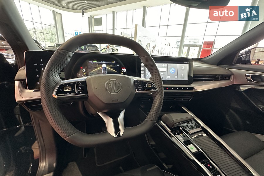 MG One - фото 23
