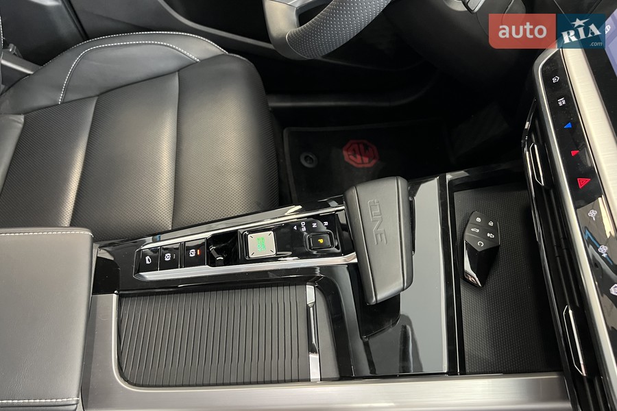 MG One - фото 19