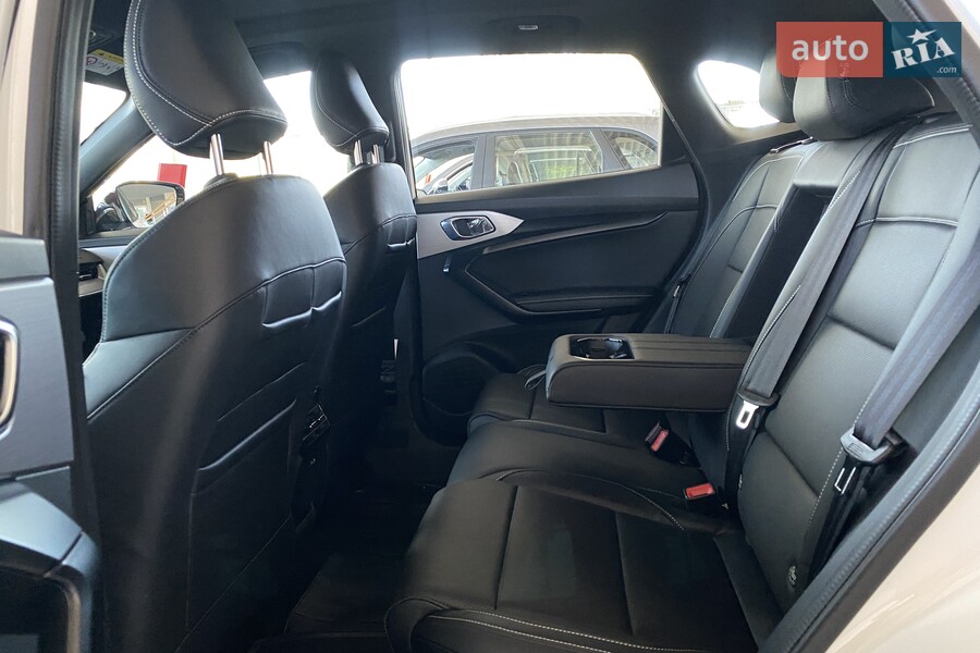 MG One - фото 19