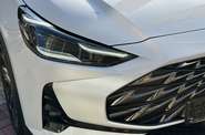 MG One LUX