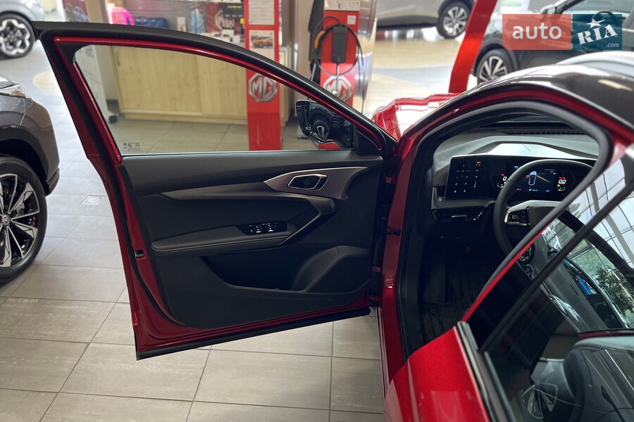 MG One - фото 12