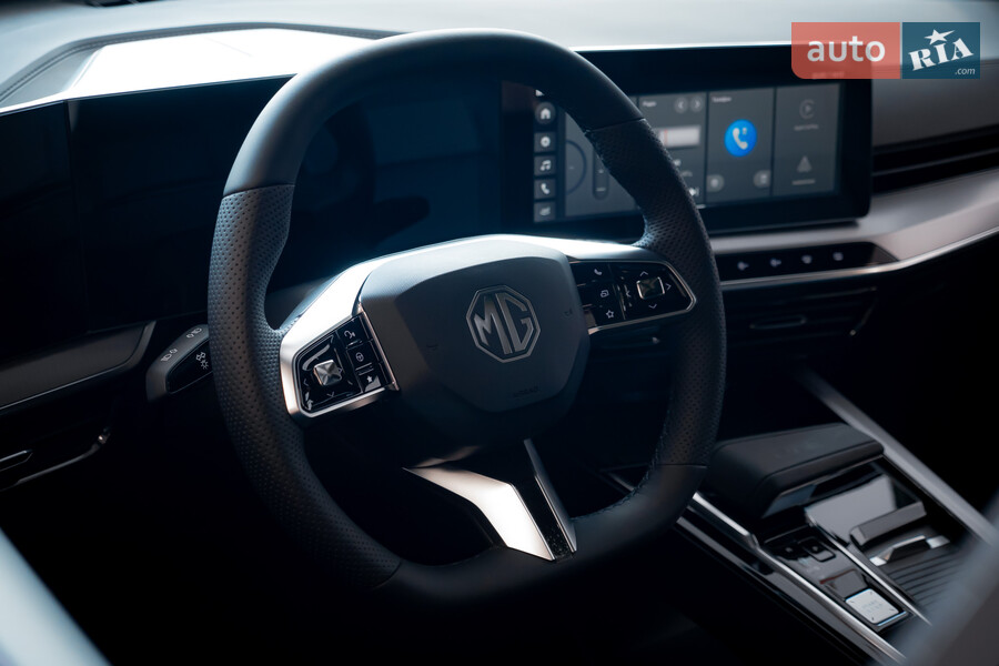 MG One - фото 18