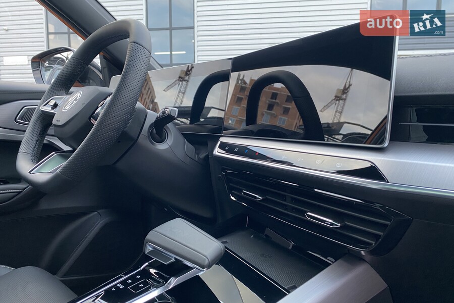 MG One - фото 25