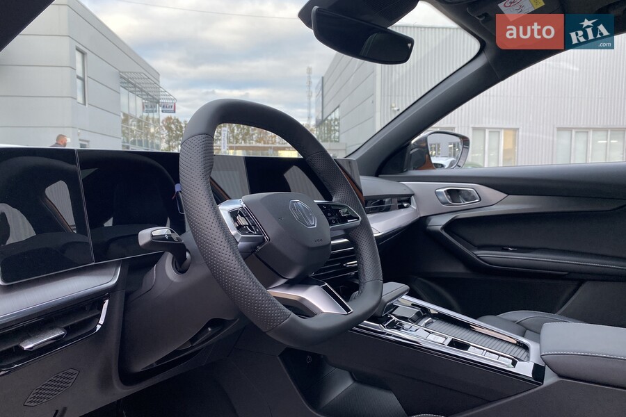 MG One - фото 20