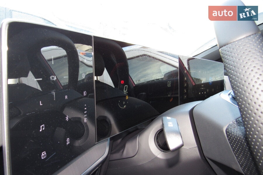 MG One - фото 16