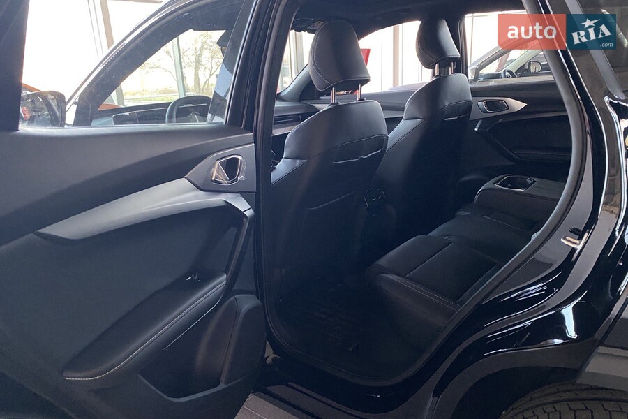 MG One - фото 18