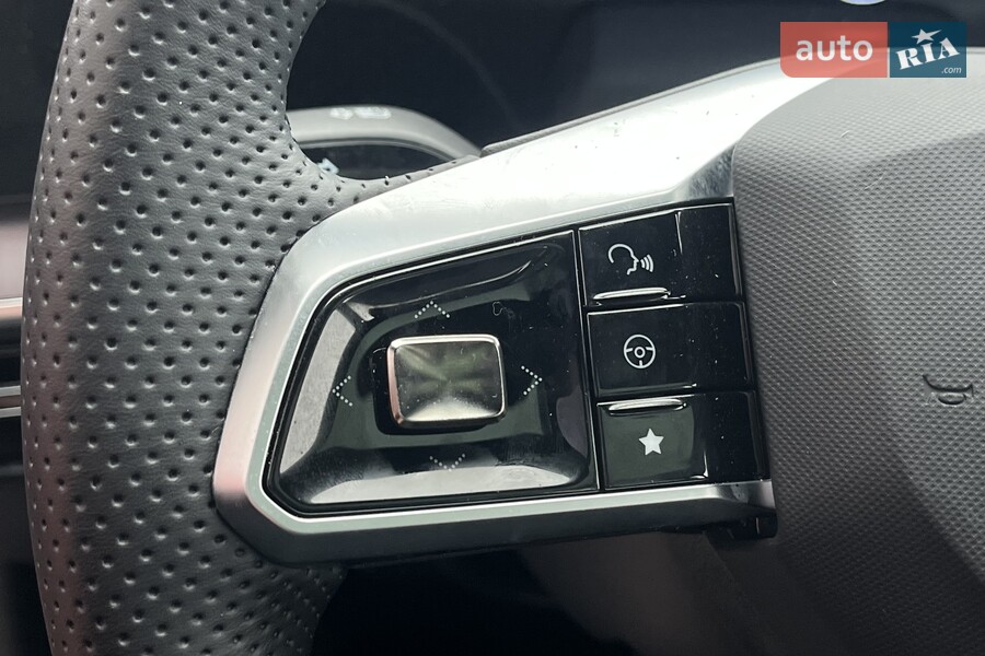 MG One - фото 10