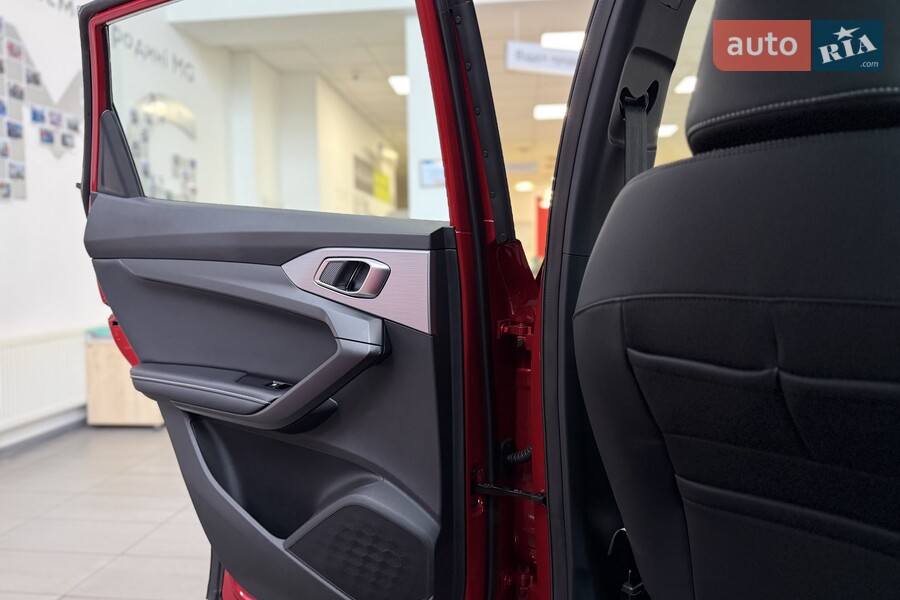 MG One - фото 18