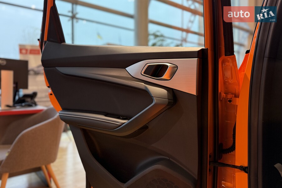 MG One - фото 19