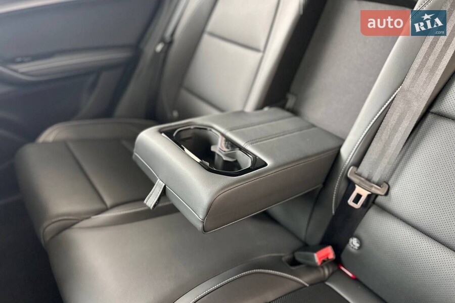 MG One - фото 18