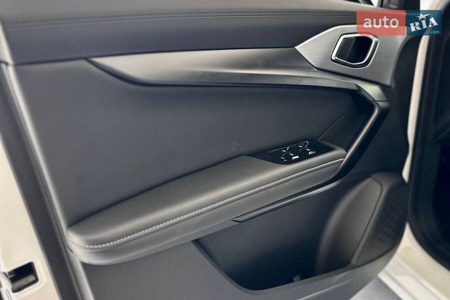 MG One - фото 20