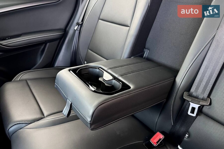 MG One - фото 21