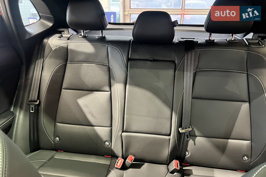 MG One - фото 31