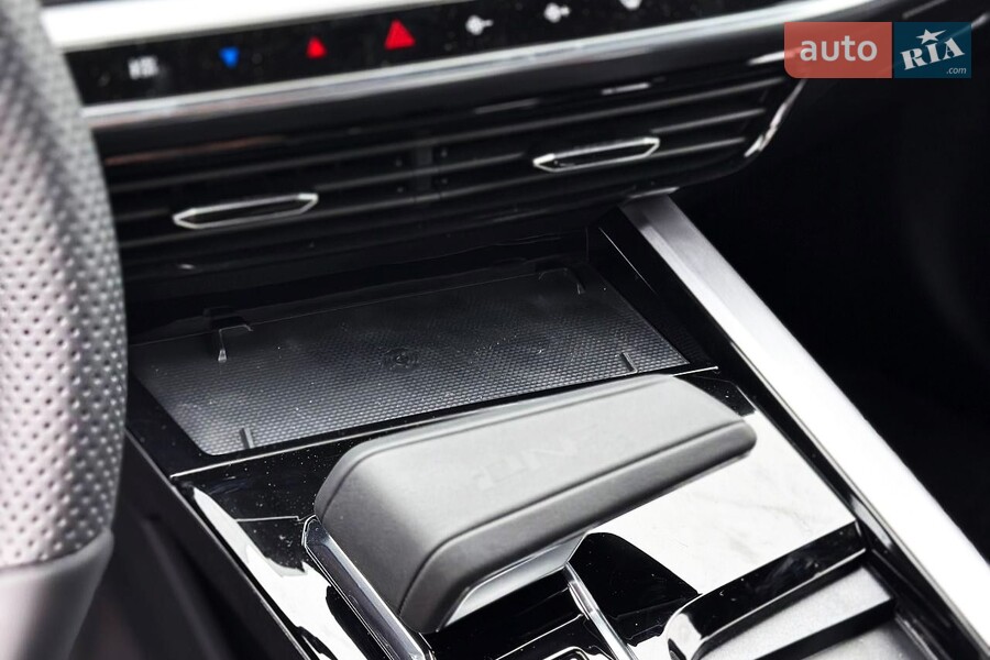 MG One - фото 20