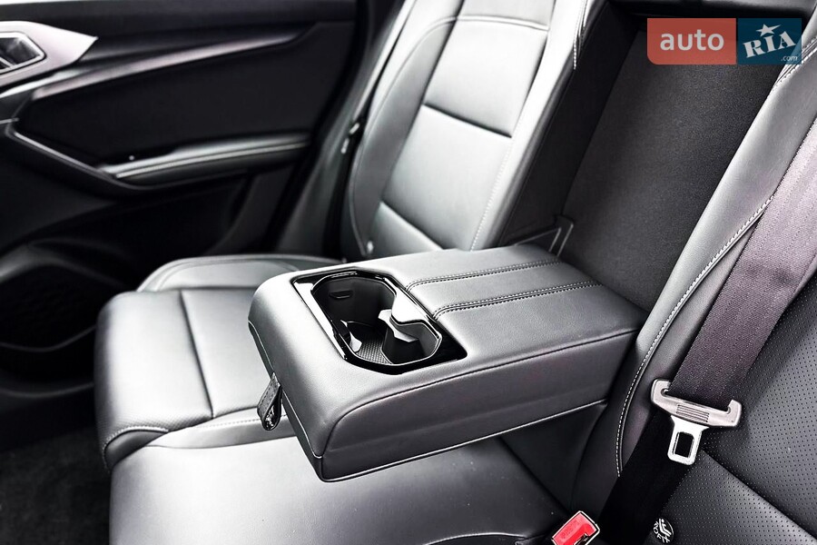 MG One - фото 19