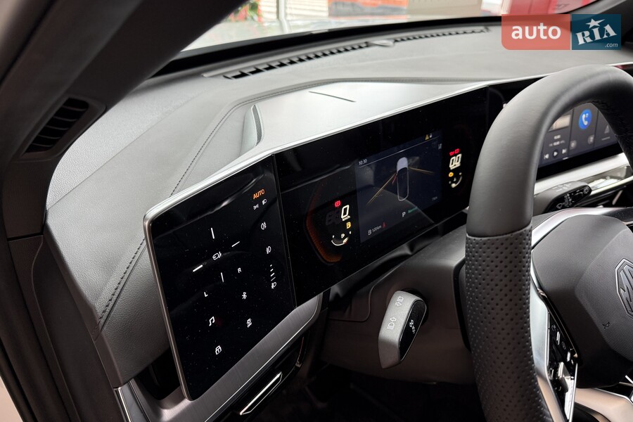 MG One - фото 20