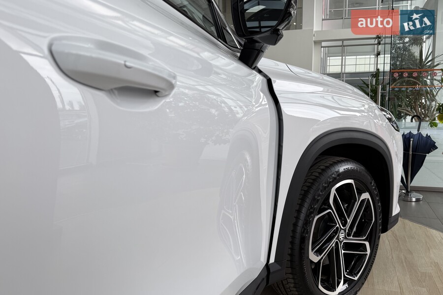 MG One - фото 10