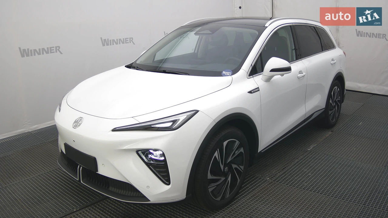 MG S6 EV LUX