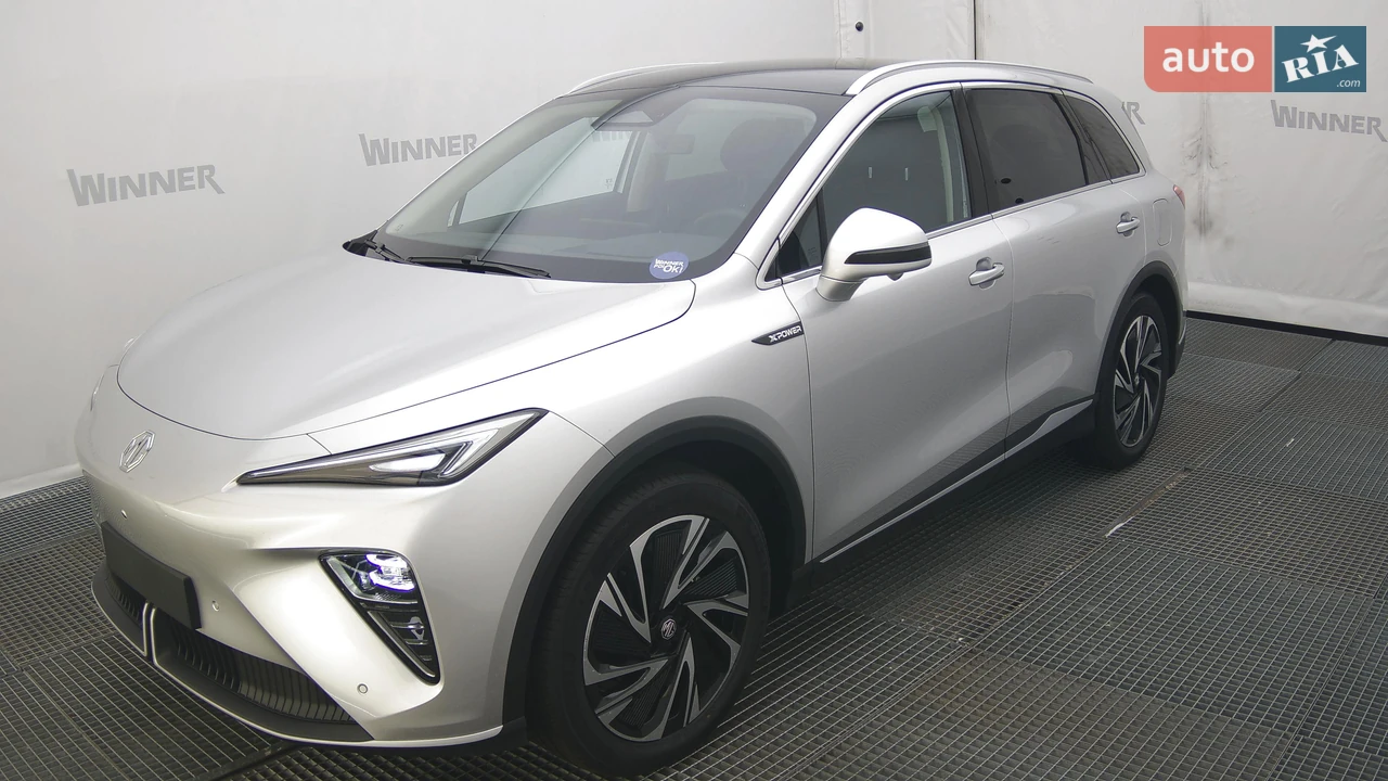 MG S6 EV LUX