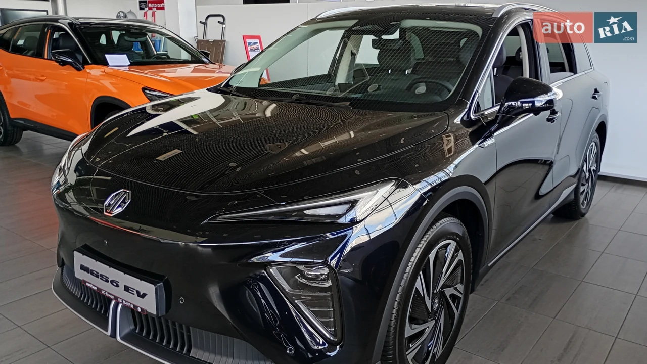 MG S6 EV LUX