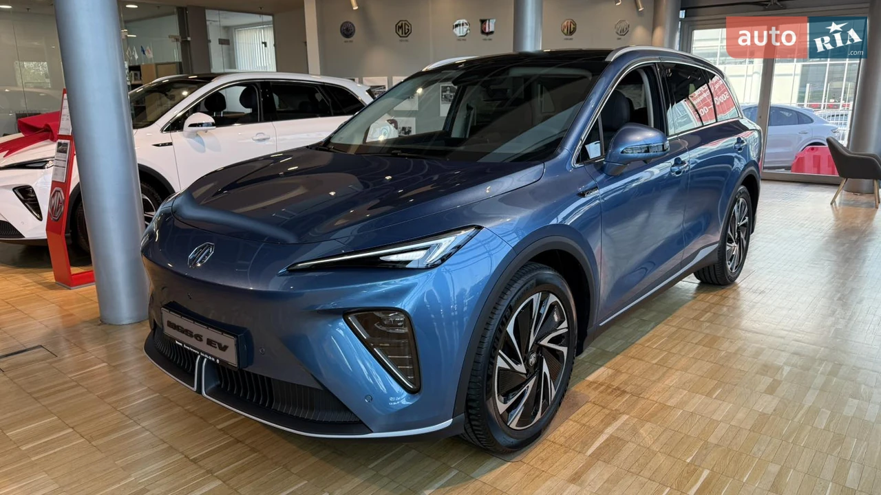 MG S6 EV LUX
