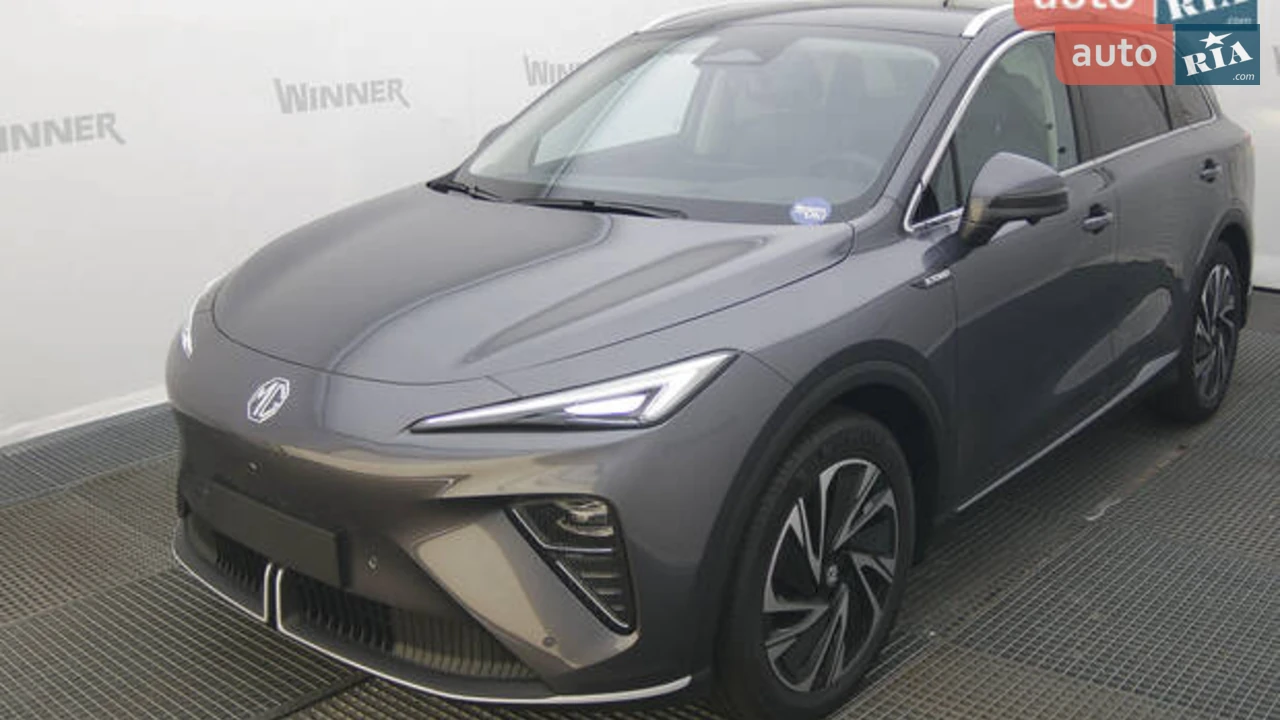 MG S6 EV LUX