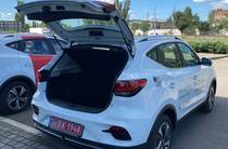 MG ZS EV LUX