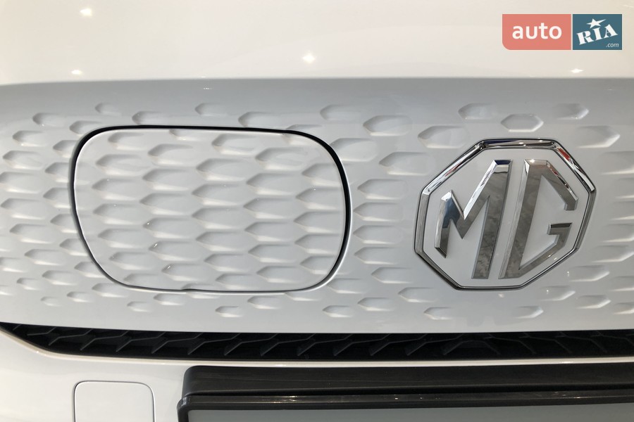 MG ZS EV - фото 12