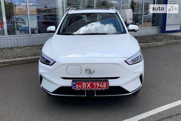 MG ZS EV LUX