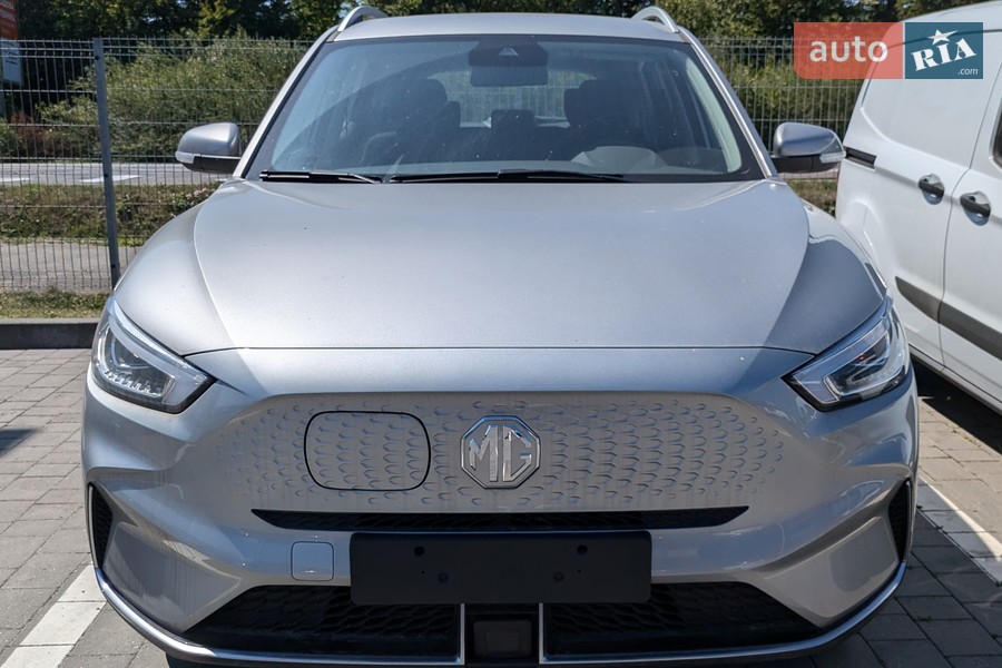 MG ZS EV - фото 2
