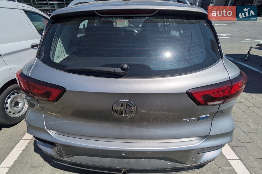 MG ZS EV - фото 7